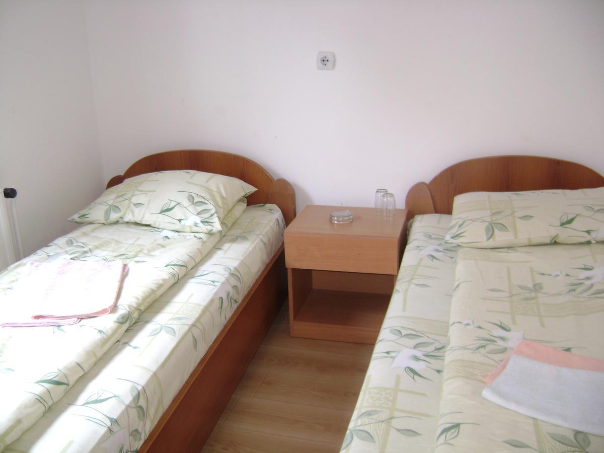 Bed and Breakfast Mm Narcis Власина-Рид Экстерьер фото