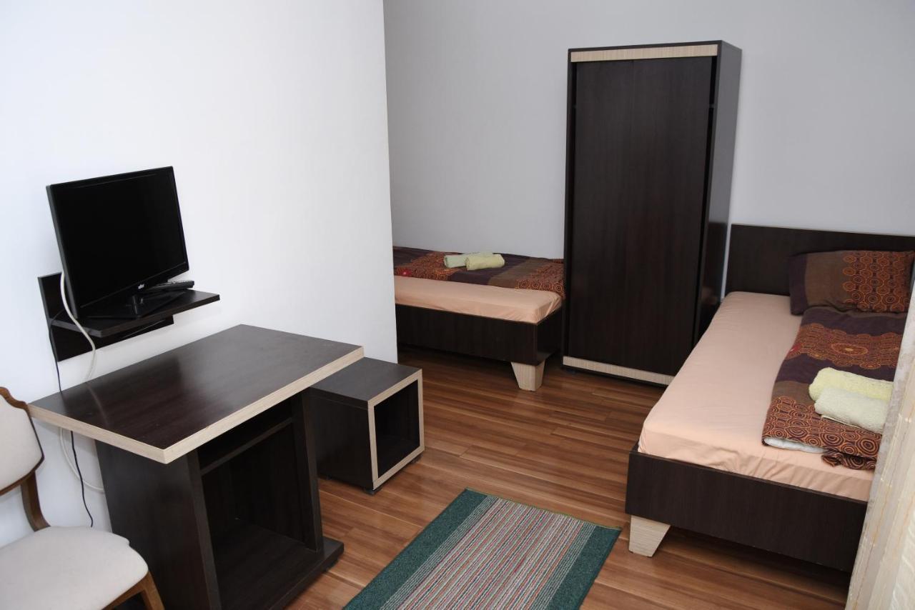 Bed and Breakfast Mm Narcis Власина-Рид Экстерьер фото
